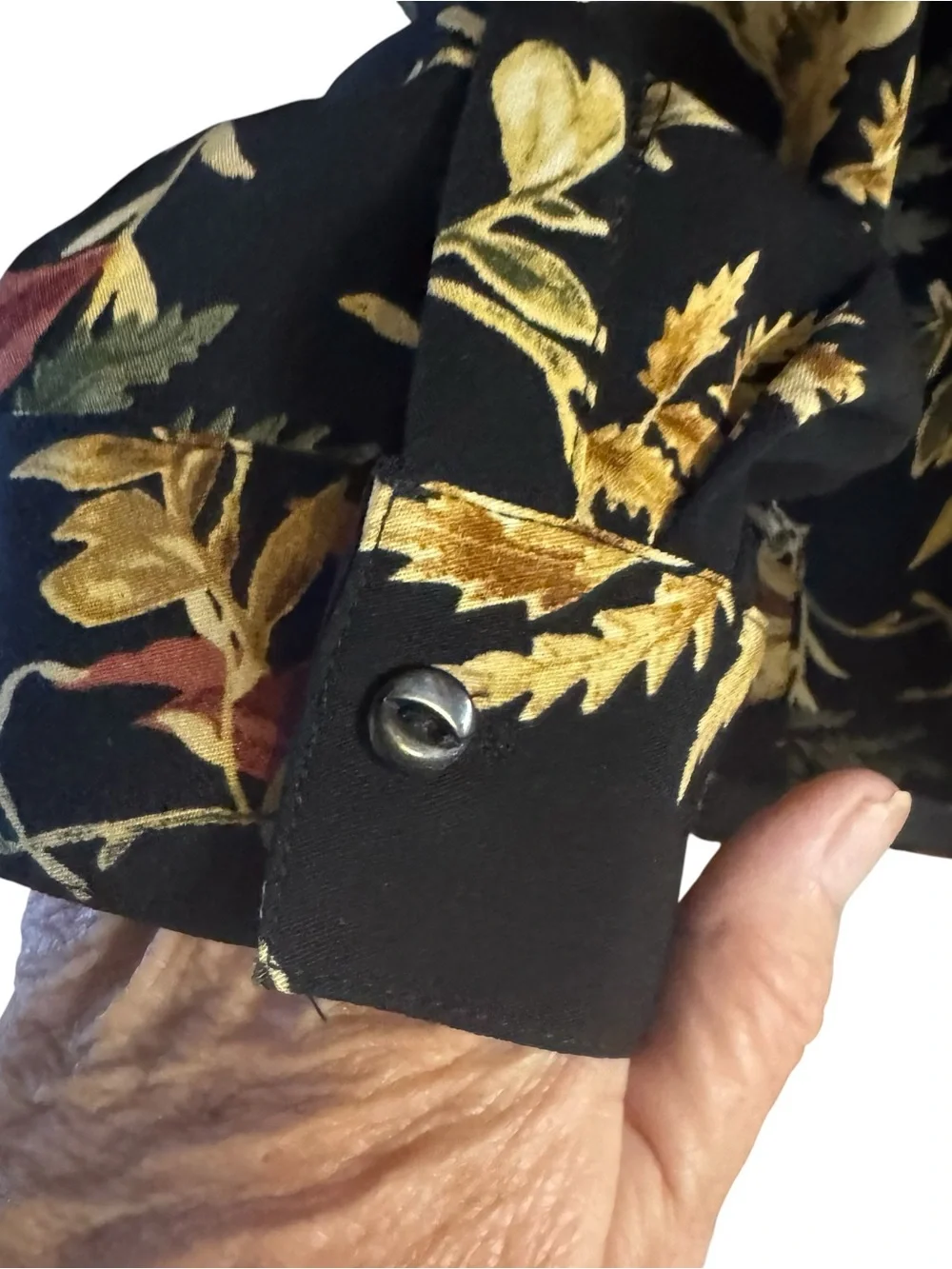 CJ Banks Black Floral Split- V-Neck Top PLUS: 1X #13 - Picture 5 of 9